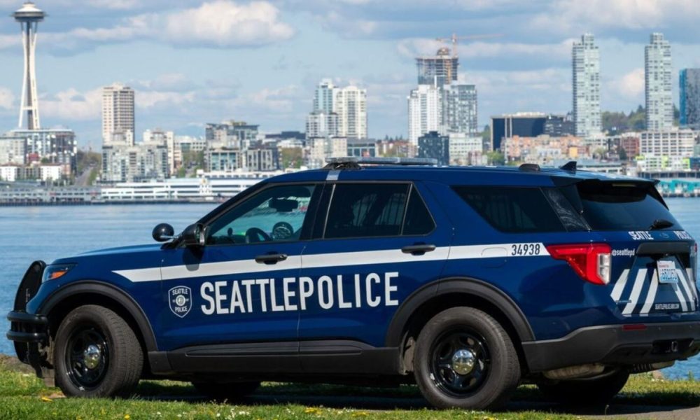 A violent disturbance inside a downtown Seattle hospital ended with a 29-year-old man in custody after police say he damaged an emergency treatment room, started a fire, and assaulted medical staff.